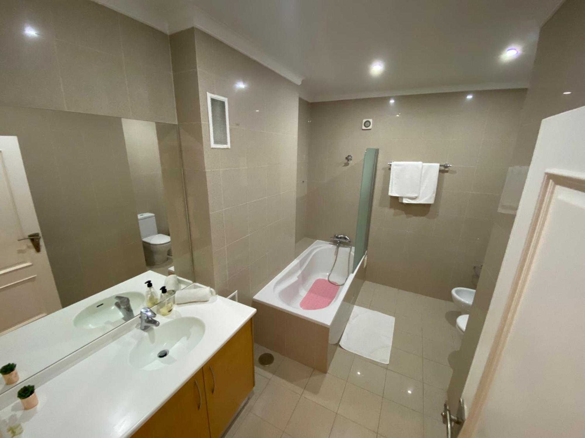 B&B With Heated Pool Сан-Мартінню-ду-Порту Екстер'єр фото